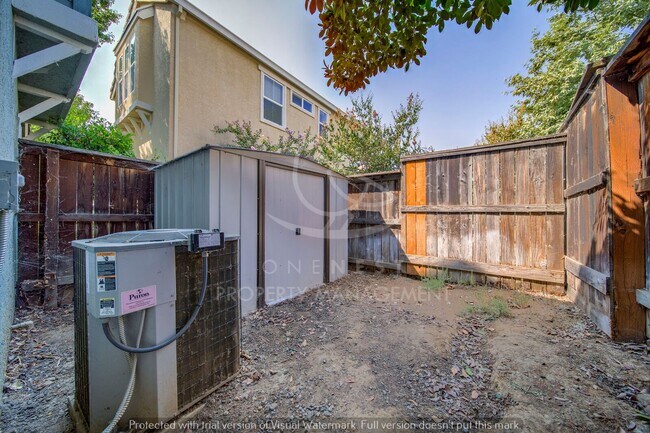 Building Photo - 316 Phoenix Cir