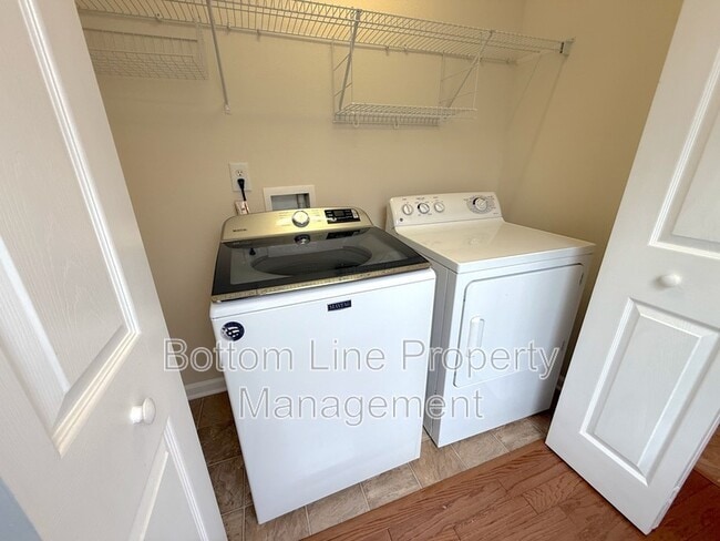 Building Photo - 3131 Ocalle Ln