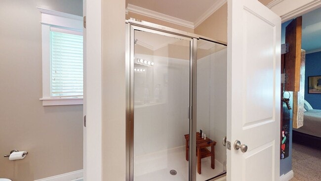 Building Photo - 3 Bed/4.5 Bath Crescent Hill Charmer with 2 Car Garage