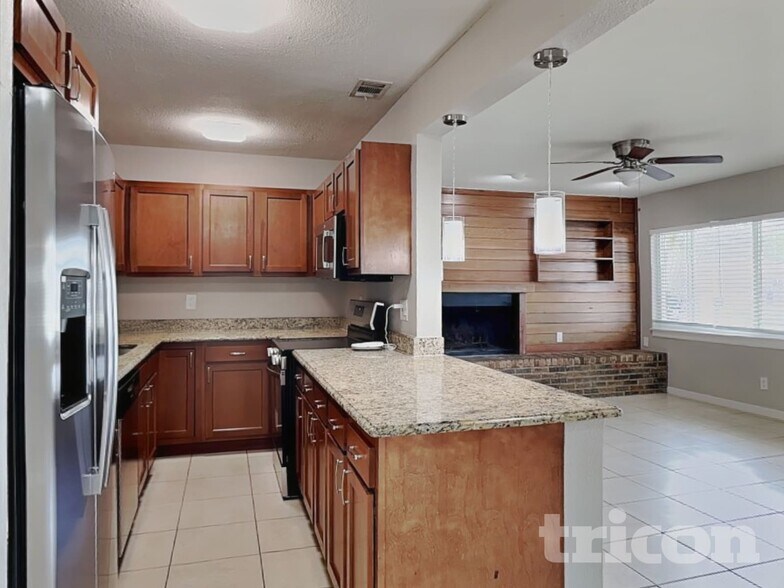 Building Photo - 320 Rigel Rd
