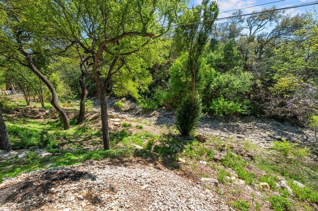 Building Photo - 2607 Pembrook Trail