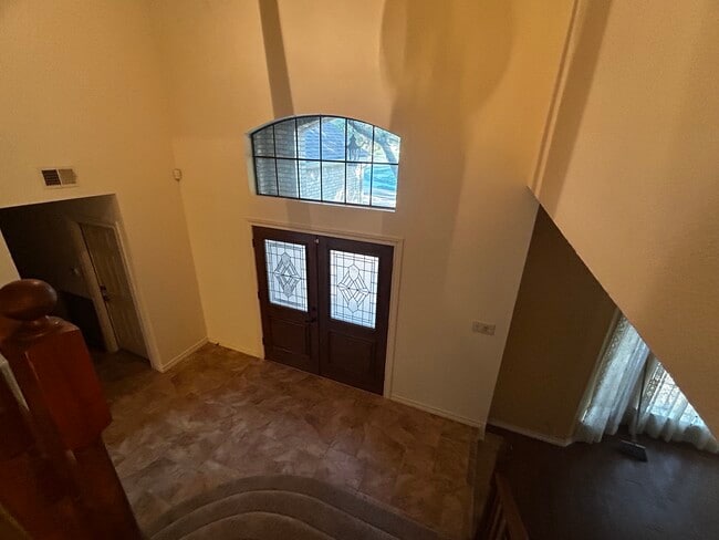 Building Photo - 15603 Rose Crest