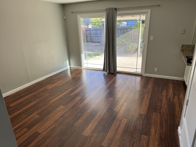Building Photo - 4825 Rockland Way