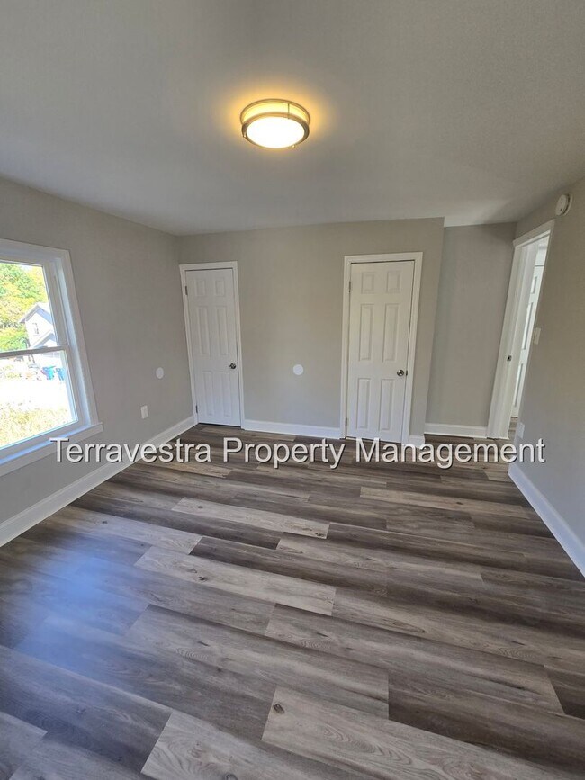 Building Photo - 209 N 3rd St