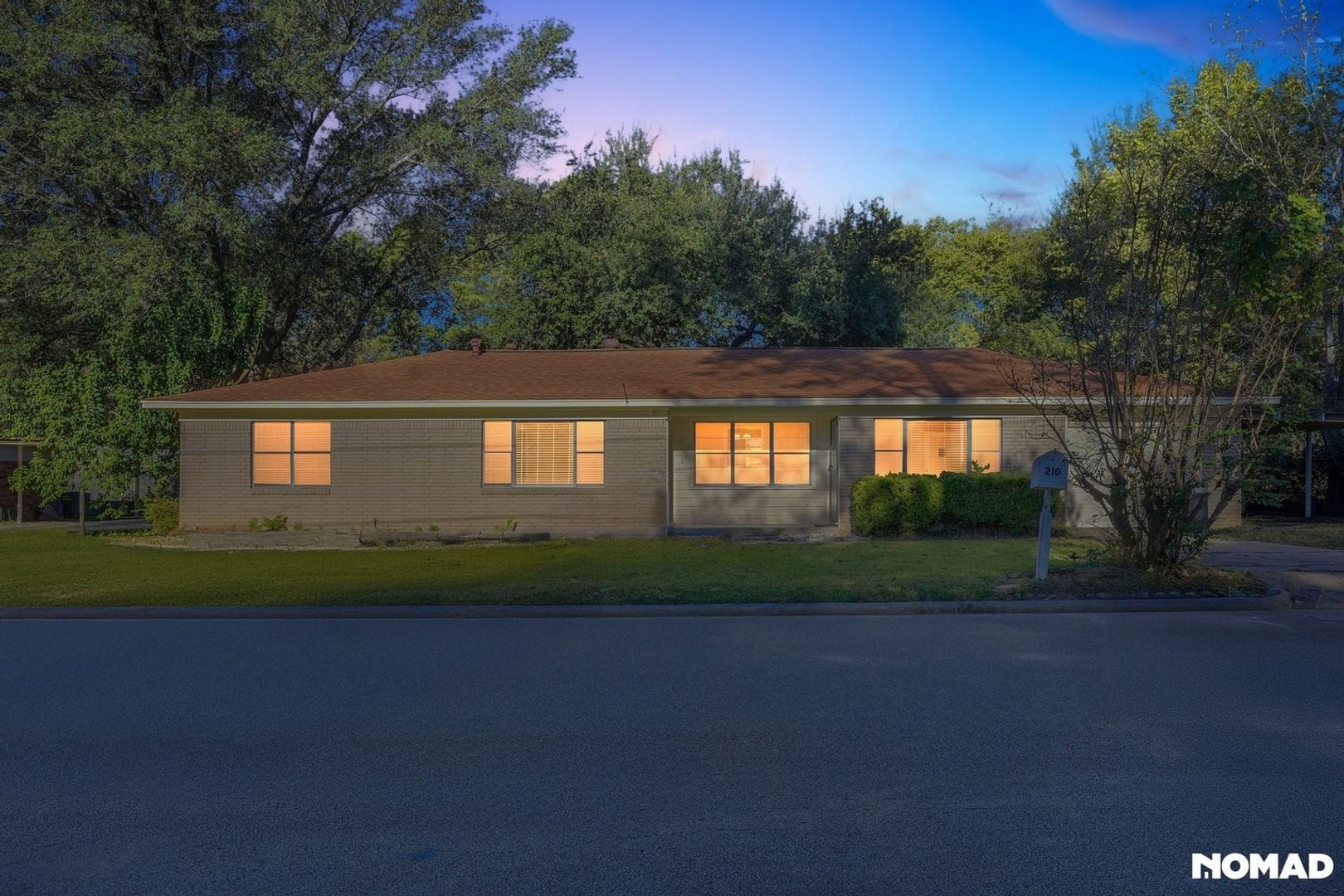 Building Photo - 210 Mize St