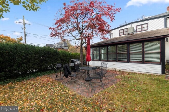 Building Photo - 182 W Court St