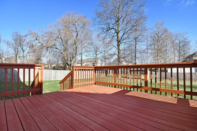 Building Photo - Pet Friendly Three Bedroom with Bonus!