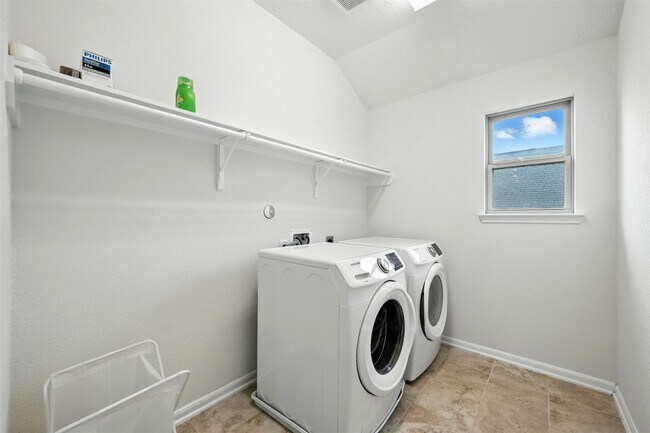 Building Photo - 15410 Rosehill Summit Ln