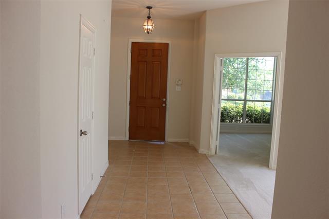 Building Photo - 6202 Crestmere Ln