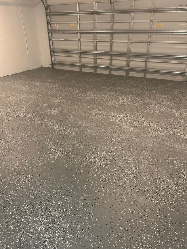 Building Photo - 3433 NE 11th Pl