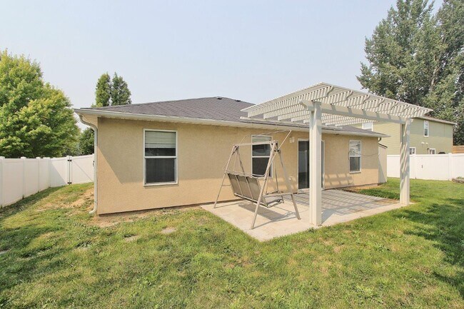 Building Photo - 1208 N Chesire Dr Kuna