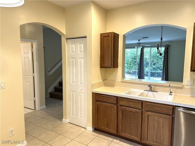 Building Photo - 9638 Roundstone Cir