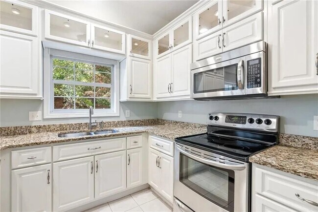 Building Photo - Overwood - Auburn