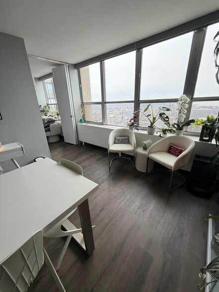 Building Photo - 655 W Irving Park Rd