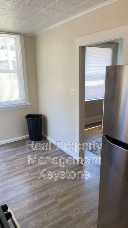 Building Photo - 33 Merritt Ave