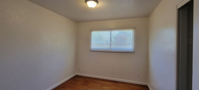 Building Photo - Great Eastside Location Across The Street From Shasta Meadows School