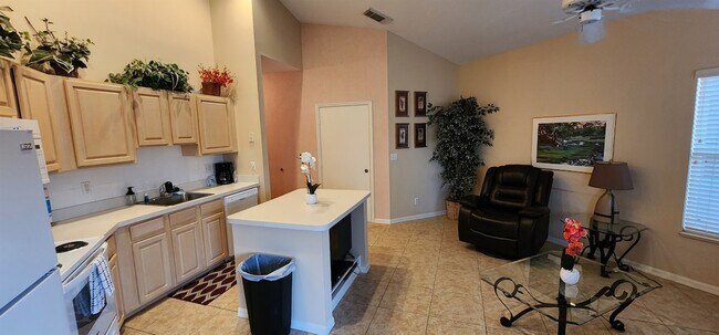 Building Photo - 9941 Perfect Dr