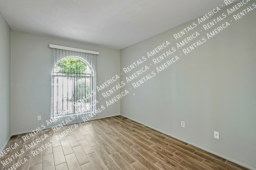 Building Photo - 644 N Richey Blvd