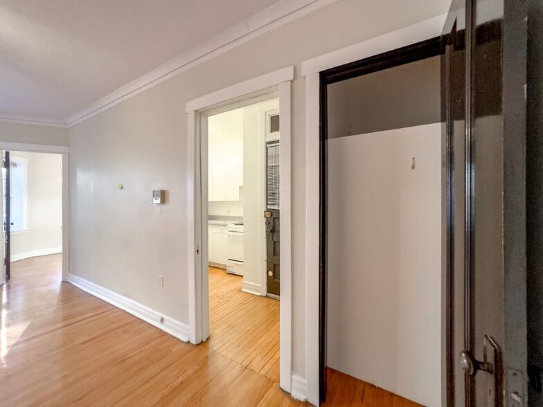 Building Photo - 4408 N Rockwell St