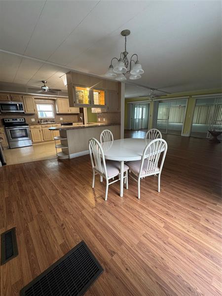 Building Photo - 1921 SW 83rd Ave