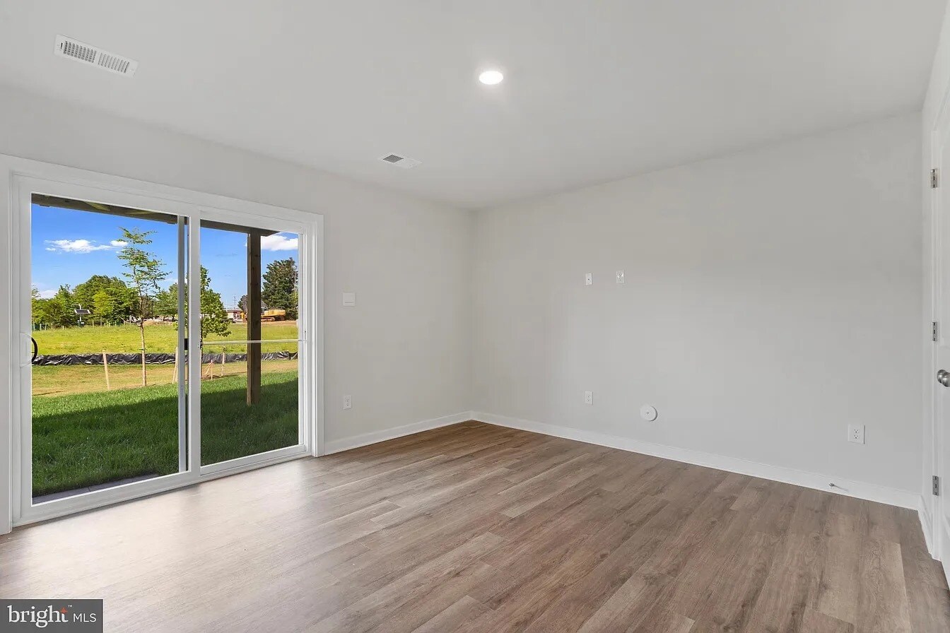 Building Photo - 7504 Day Break Dr