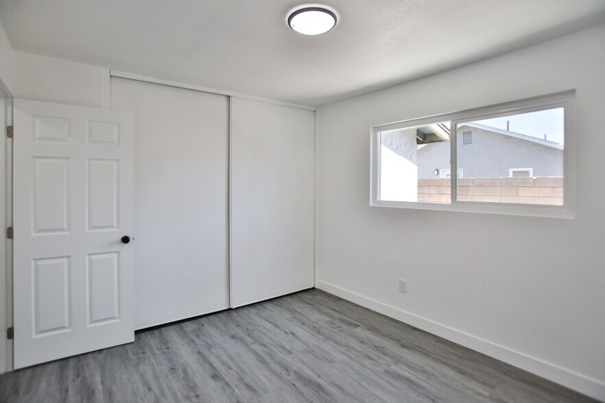 Building Photo - 440 W Holt Ave