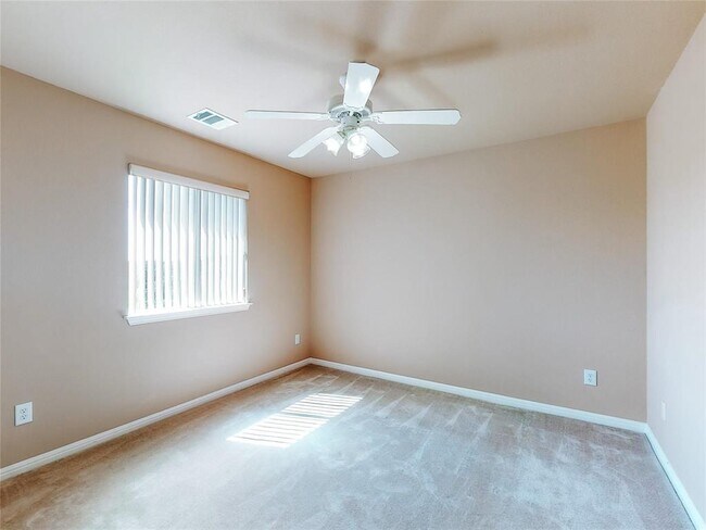 Building Photo - 1600 Silver Spur Cove