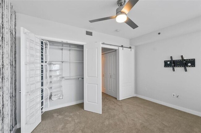 Building Photo - 3338 Peachtree Rd NE