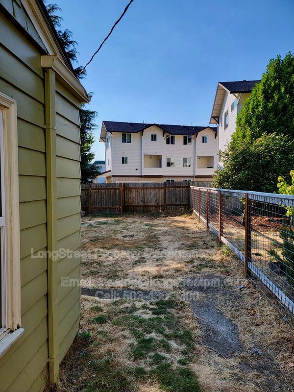 Building Photo - 628 NW 19th St