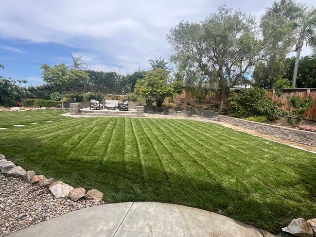 Building Photo - Carlsbad 4 bedroom Stunner on Cul-de-sac w...