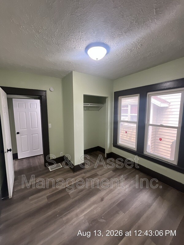 Building Photo - 1006 Mahlon St