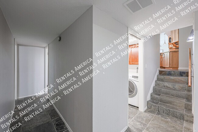 Building Photo - 8556 E Keim Dr