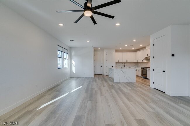 Building Photo - 11537 Cedar Shore Ave