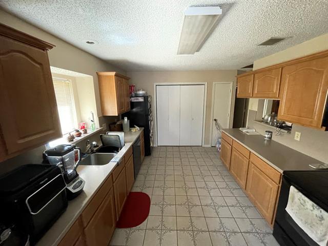 Building Photo - 404 Lincoln Dr
