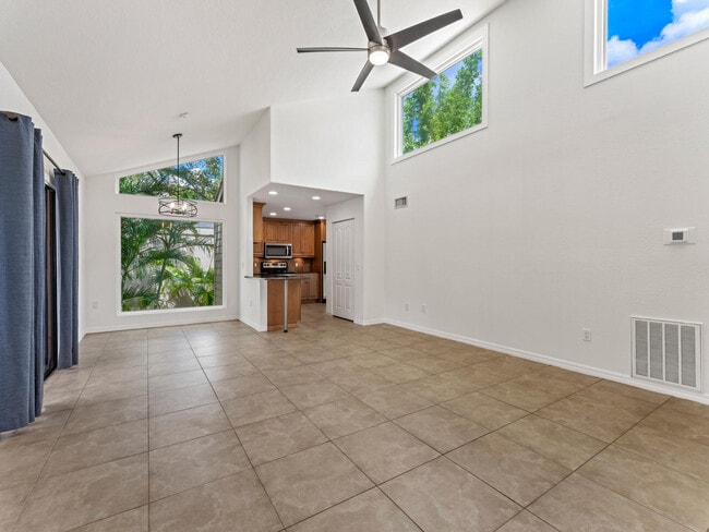 Building Photo - 2228 Bahia Vista St