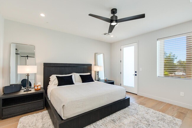 Building Photo - 5151 N 13th Pl