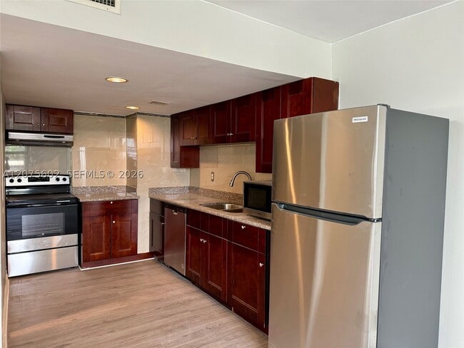 Building Photo - 3702 NE 171 St