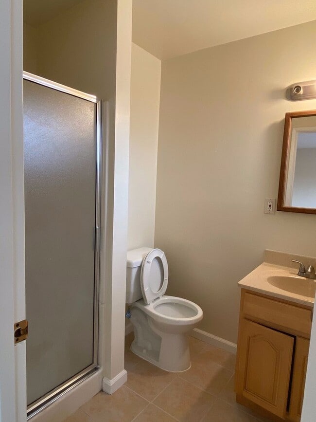 Building Photo - Newark 4 beds 2 baths Single Family House with Big Lot, Move In Ready!