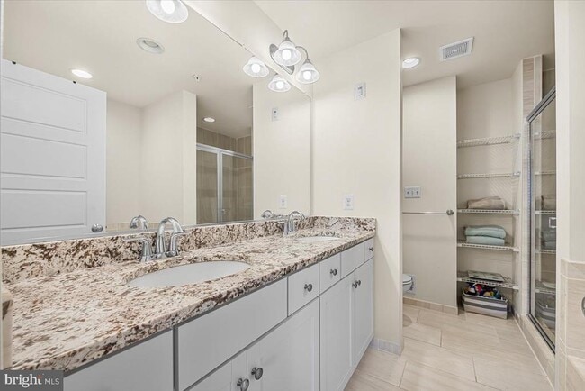 Building Photo - 12611 Macaulay St