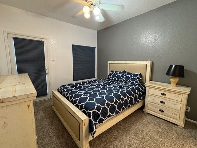 Building Photo - 1 Bedroom - 1 Bath