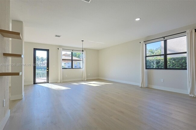 Building Photo - 8800 NW 98th Ct