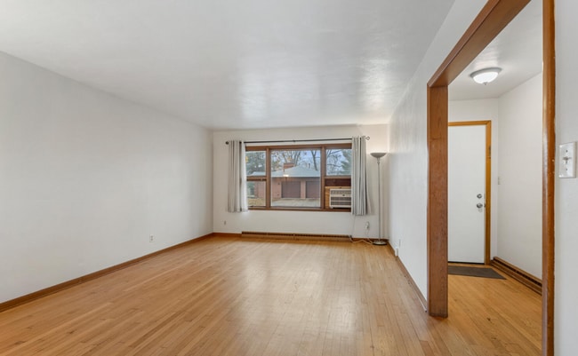 Building Photo - 1320 Alms Dr