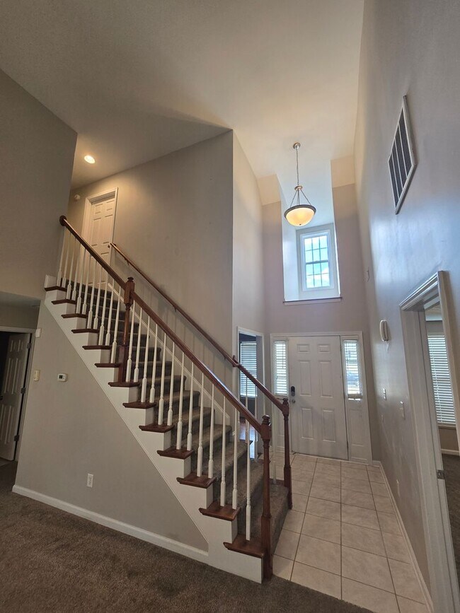 Building Photo - New Listing!!