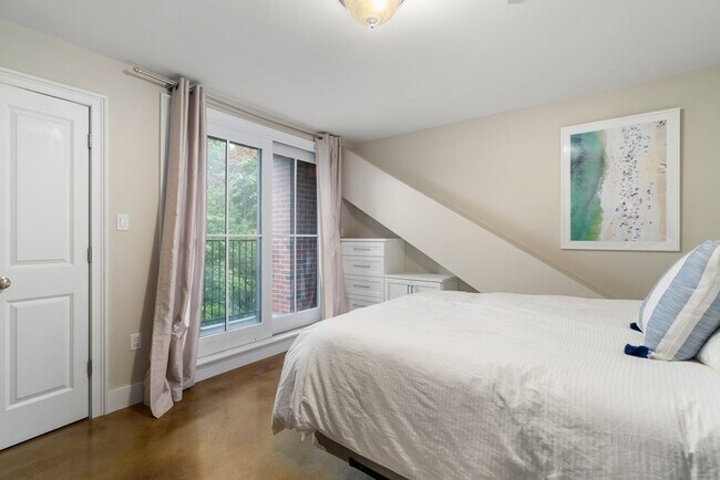 Building Photo - 64-66-66 Salem St