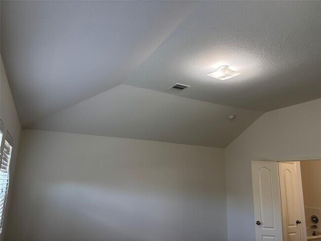 Building Photo - 21223 Colton Cove Dr