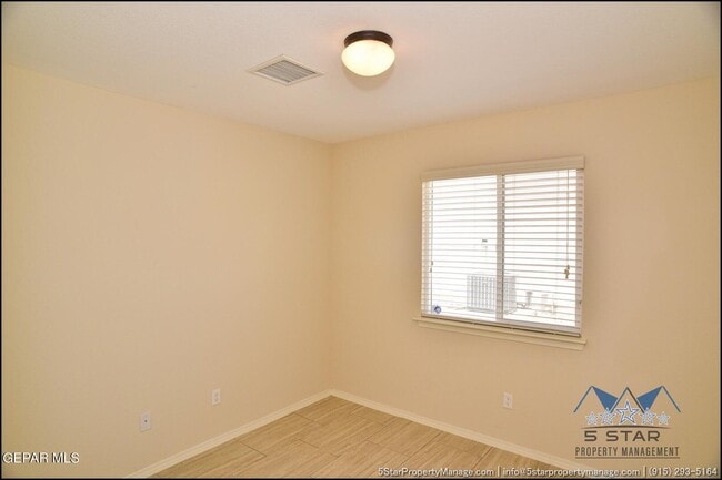 Building Photo - 14920 Tim Hardaway