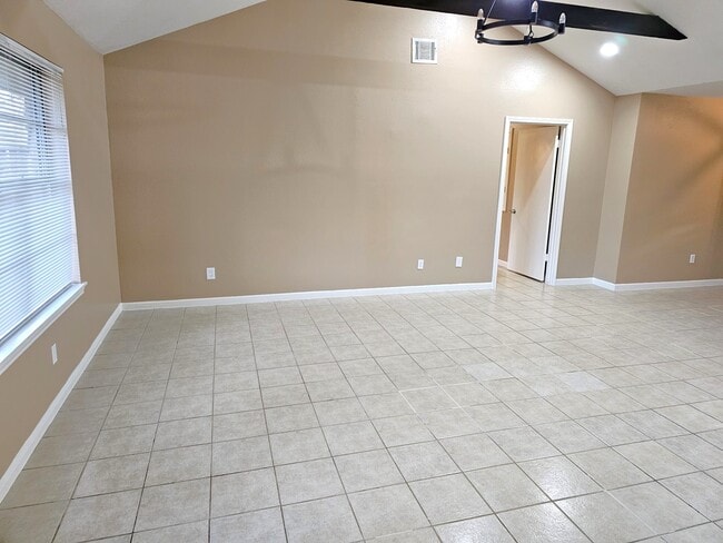 Building Photo - 2327 Shadbury Ct