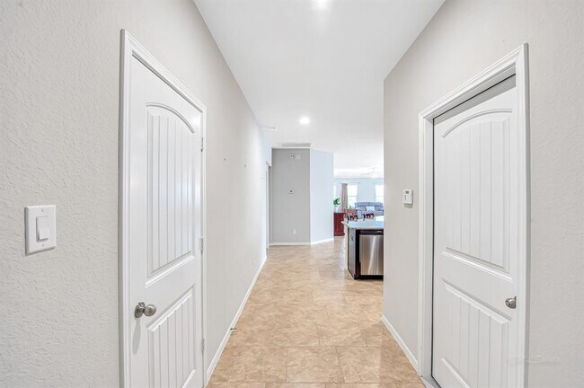 Building Photo - 3023 Dripping Springs Ct