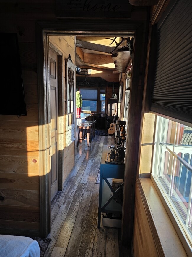 Building Photo - 1412 Amanda Dr
