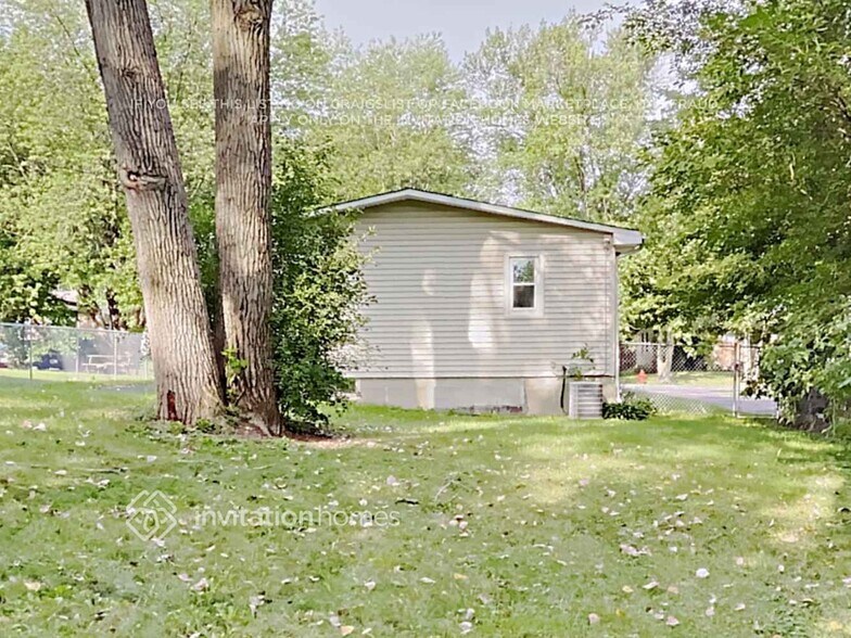 Building Photo - 4019 N Washington St
